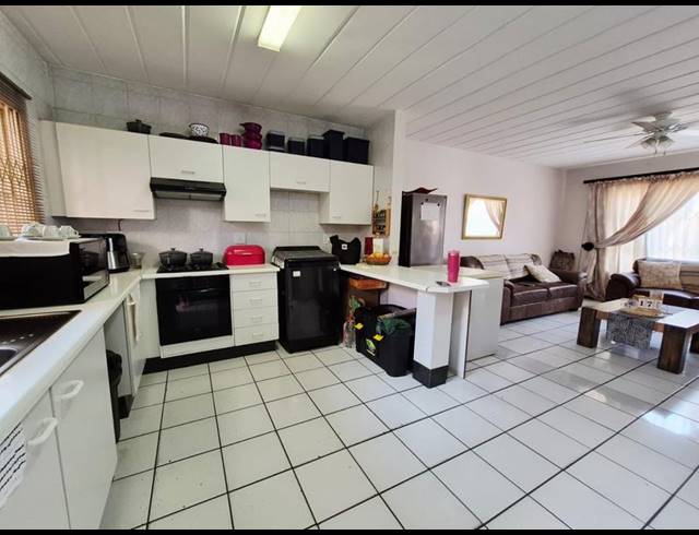 2 BEDROOM APARTMENT FOR SALE IN RANDHART